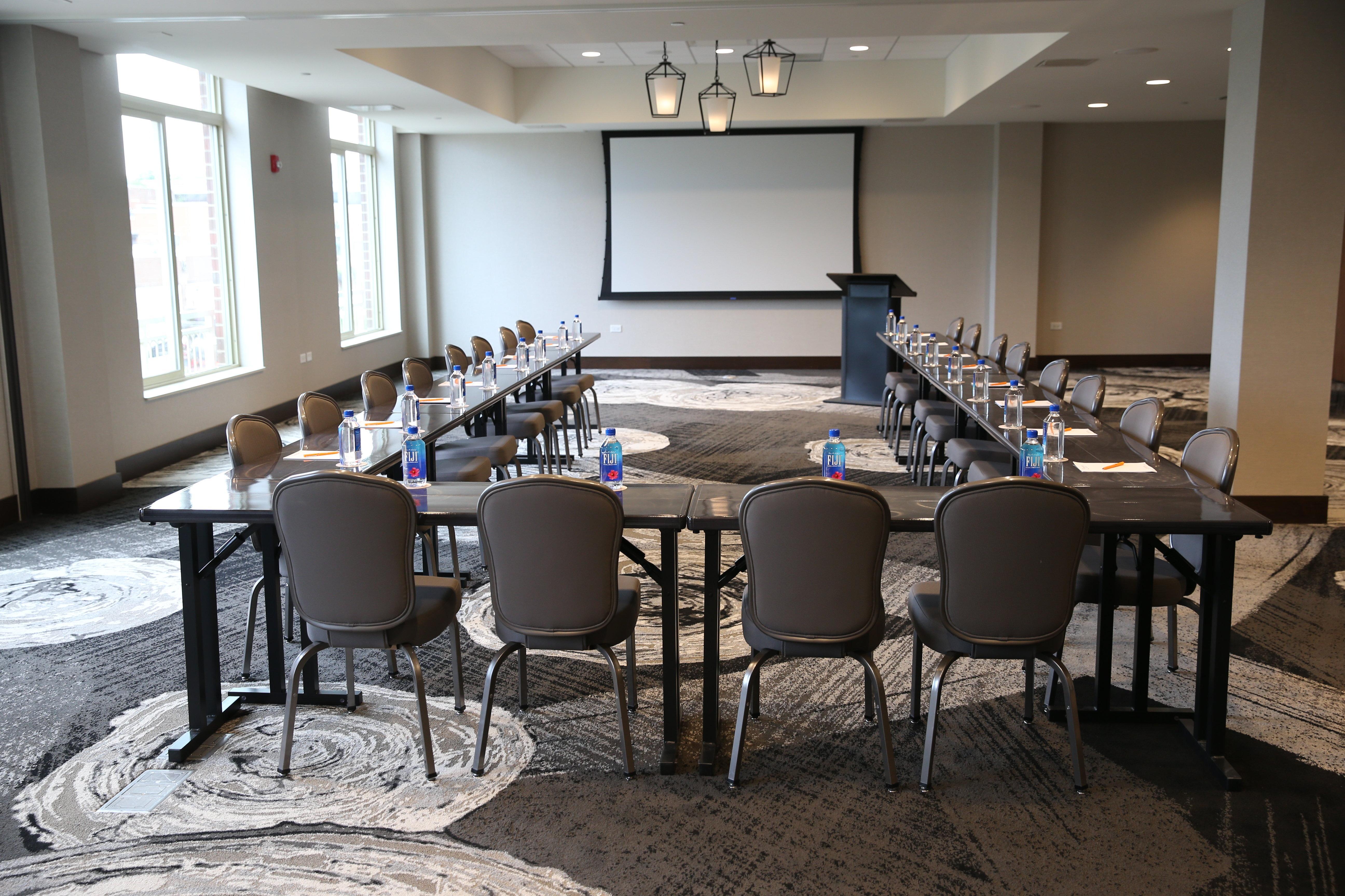 Hotel Indigo Naperville Riverwalk By Ihg Ngoại thất bức ảnh